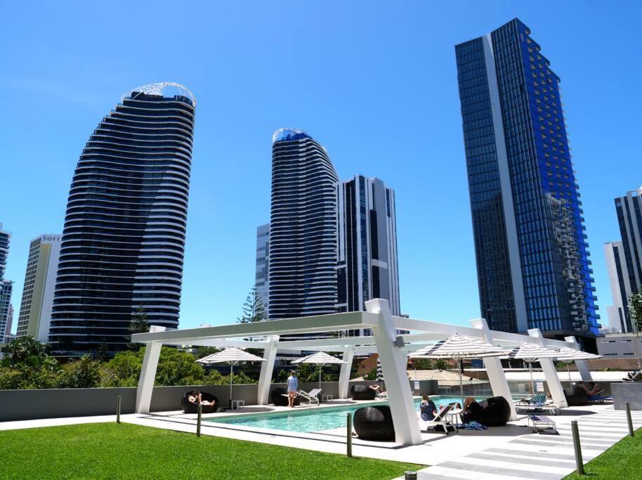 Broadbeach Stunner Modern And Central Голд-Кост Екстер'єр фото