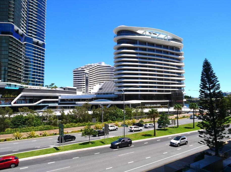 Broadbeach Stunner Modern And Central Голд-Кост Екстер'єр фото